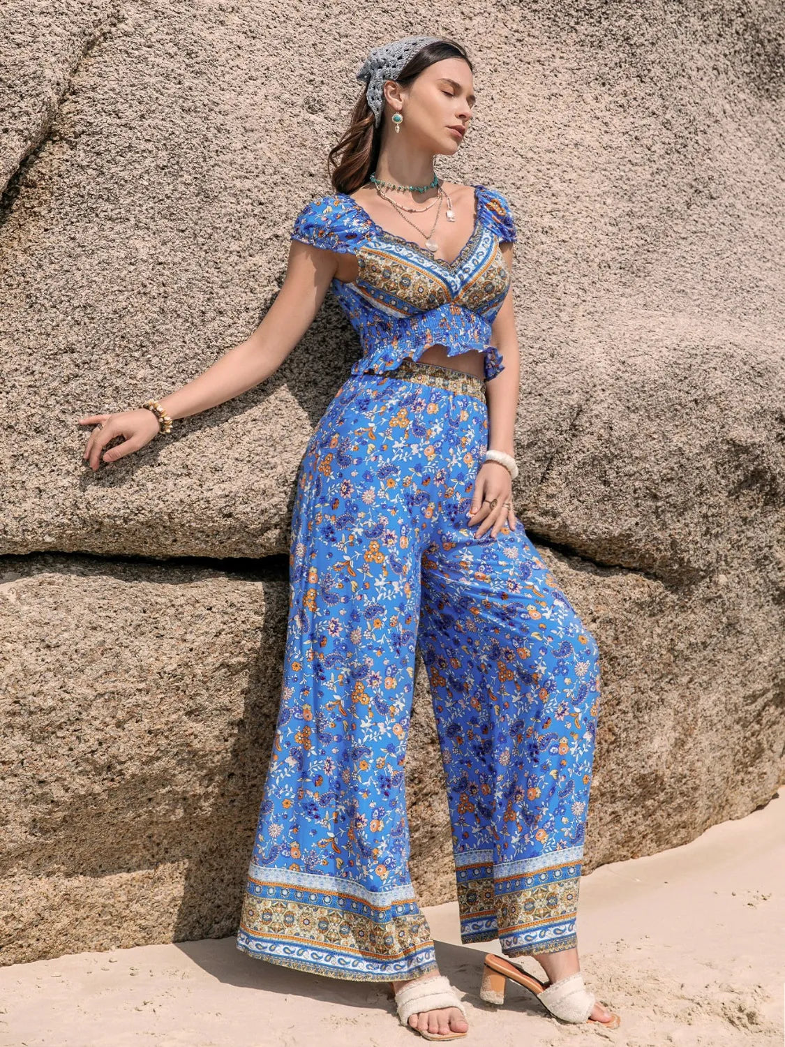 Boho printed two-piece set in blue, wide-leg pants and v-neck crop top